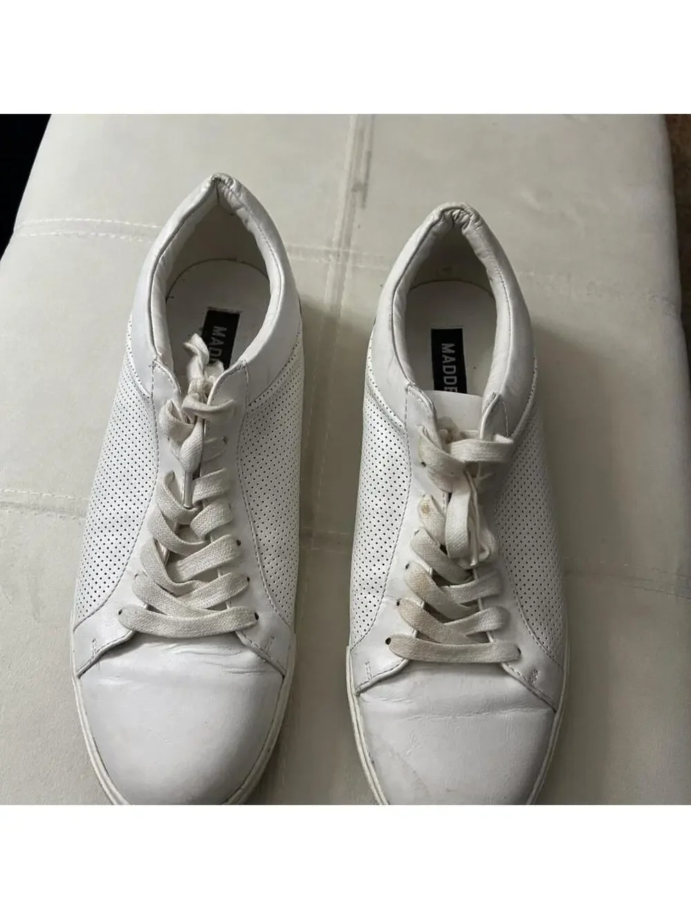 Steve Madden White leather lace up sneakers size 10
